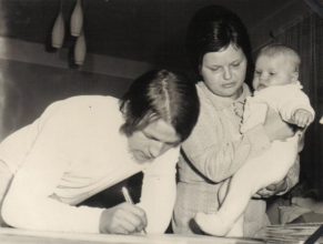 Jan a Milena Kloudovi s dcerou Simonou, narozenou 20.3.1972.