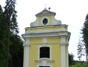 Kaple sv. Jana Nepomuckého.
