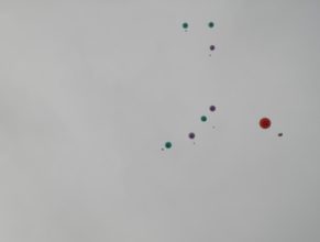 Letící balónky.